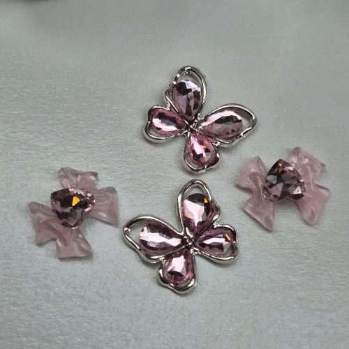 Y2K Charm - 3D Körömdísz  - Rózsaszín Pillangó