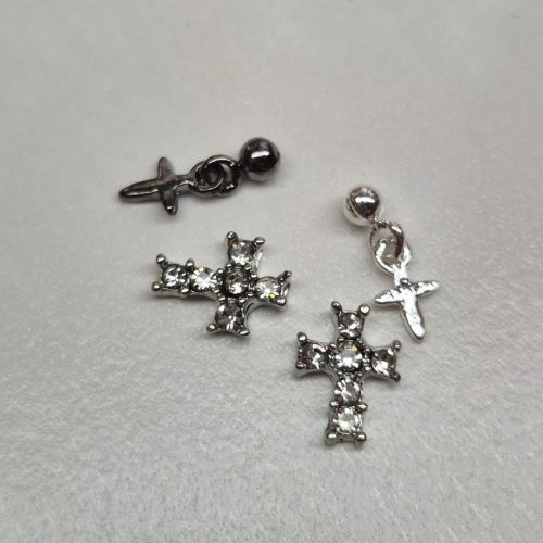 Y2K Retro Goth Charm - 3D Körömdísz  - Ezüst Strasszos Kereszt